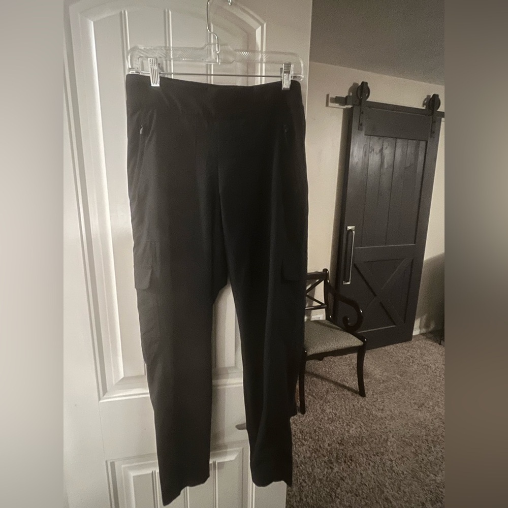 Athleta Black Lined Cargo Joggers, size 6